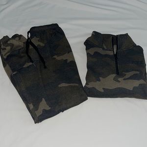 VS PINK 2 Piece Sweatsuit